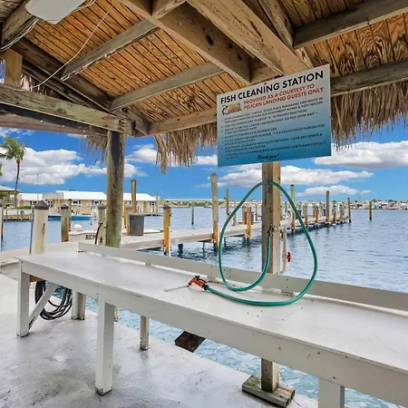 Abaco - Large Waterfront 2X2 End Unit With Boat Slip Villa